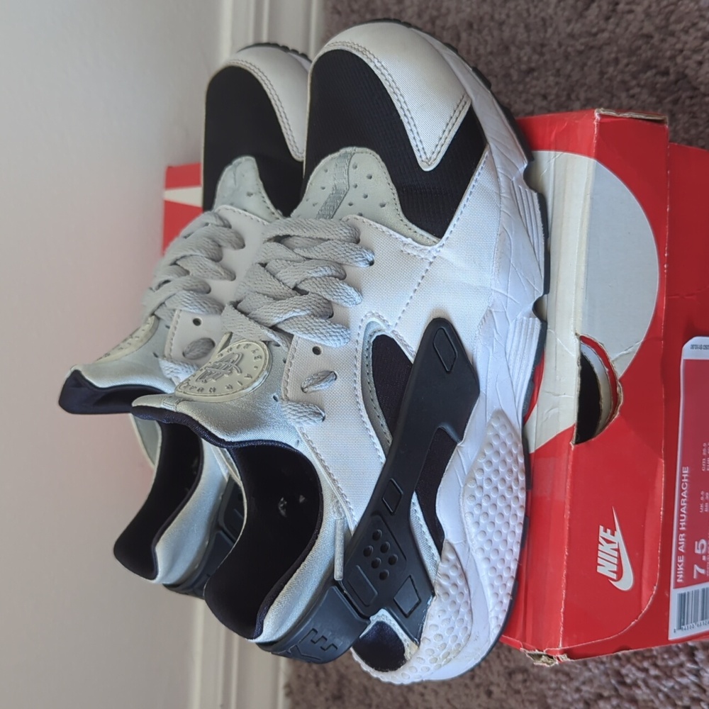 Nike Air Huarache White Black